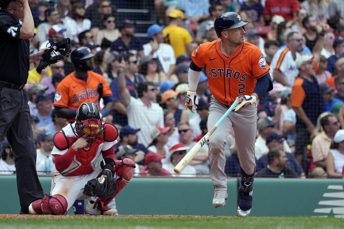 Alex Bregman mencetak hajar tiga poin, Yordan Alvarez menyusul dengan tembakan solo saat Astros mengalahkan Red Sox 10-2